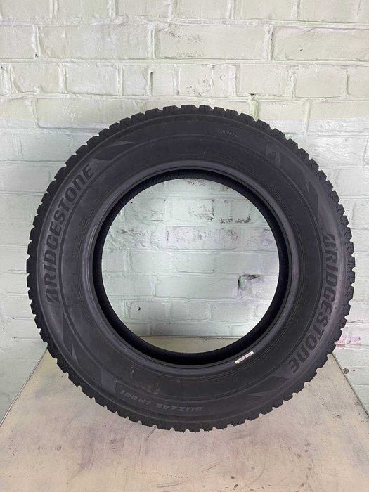 Шини б/в 215 65 R17 Bridgestone Blizzak LM001