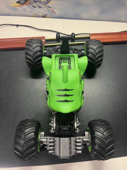 Машинка на радио управление