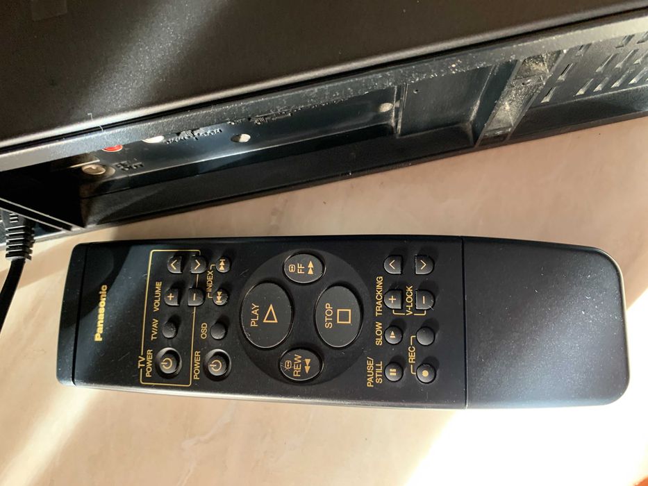 Видеомагнитофон Panasonic NV-HD600EE