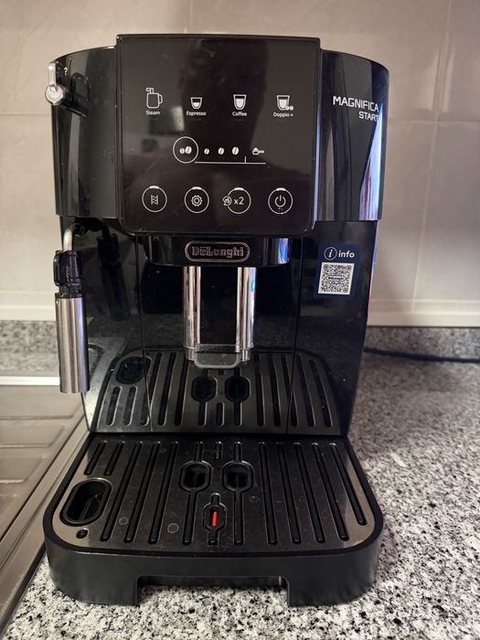 Maquina cafe Delonghi fatura e garantia como nova