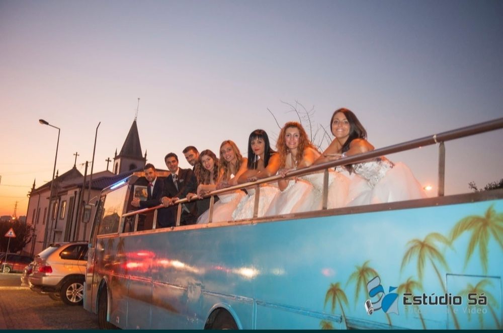 Autocarro Panorâmico Eventos.
(01 Andar).