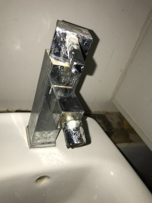 Bidé Roca Vitória + torneira / Bidet + faucet