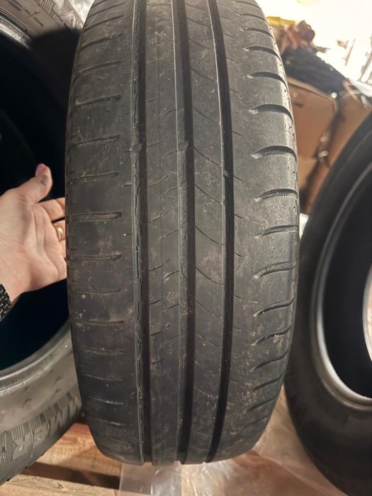 Продам б/у резину 195/65/R15