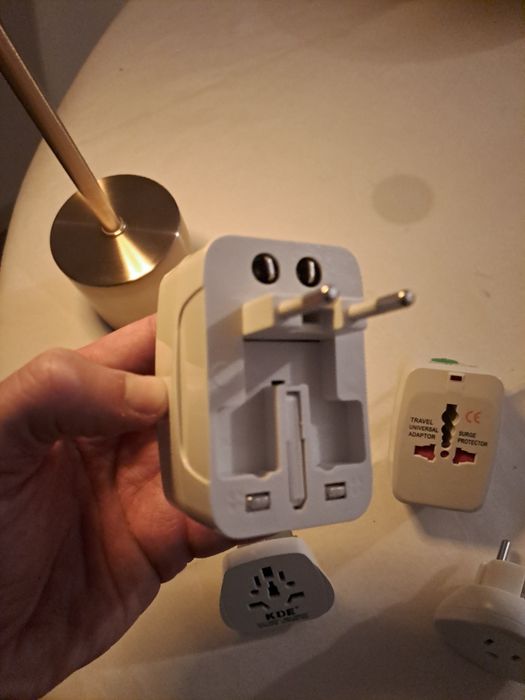 Universal AC Adapter US/EU/AU/UK/India