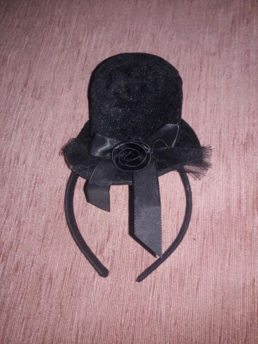 Маска, ободок, капелюх на Хеллоувин