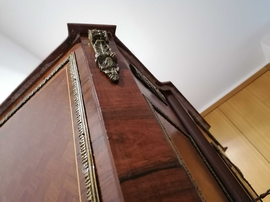 Móvel Bar Luís XV Pau-Santo e outras | Entalhadas | Excelente estado