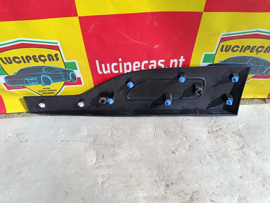 Moldura da porta tras Esq CITROEN C4 CACTUS 14-