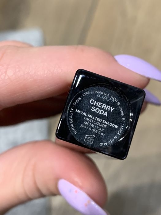 Huda Beauty Melted Shadows 2w1 płynny cień Hot Sauce / Cherry Soda