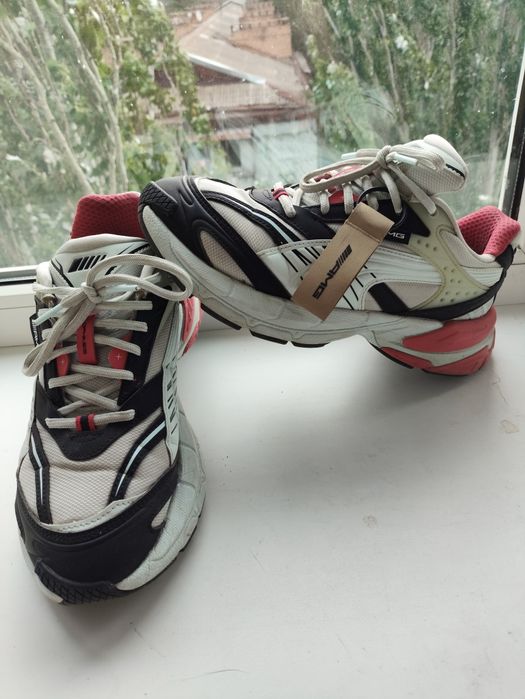 Продам кроссовки Puma Velophasis 41 размер