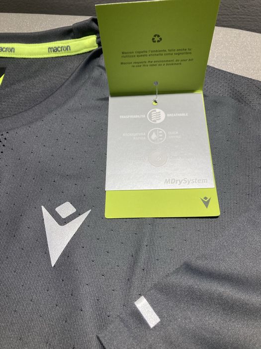 Camisola técnica de desporto