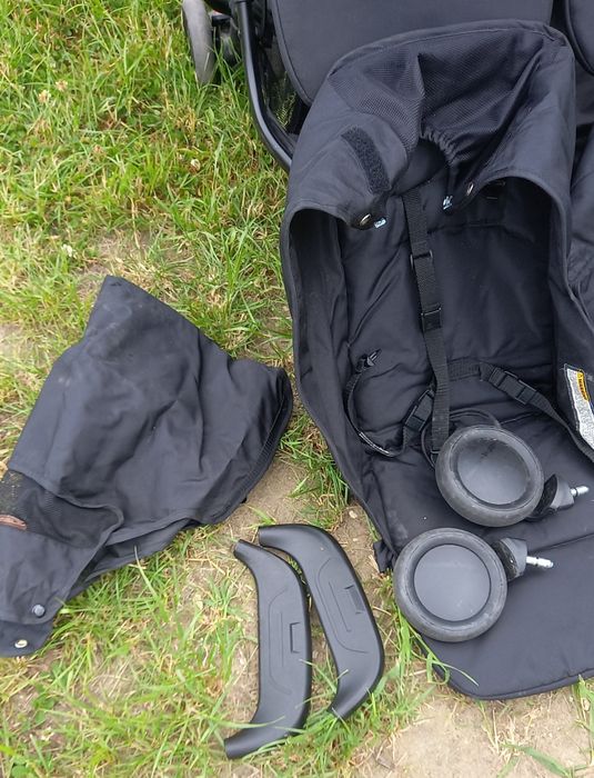 wózek rok po roku dla bliźniąt Mountain Buggy Nano Duo