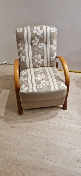 Fotel w kwiatowy wzór