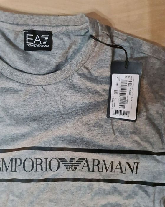 Tshirt emporio armani.