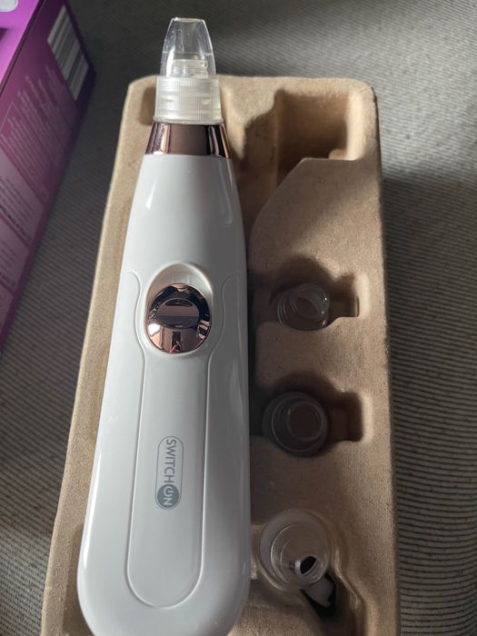 Апарат для очищення пор switch on проти акне