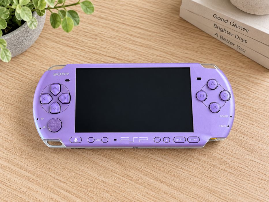 PSP 3000 Hannah Montana Lilac Purple + Câmara + 2 Jogos Retro
