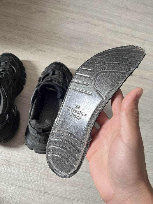 Продам кроссовки balenciaga track2