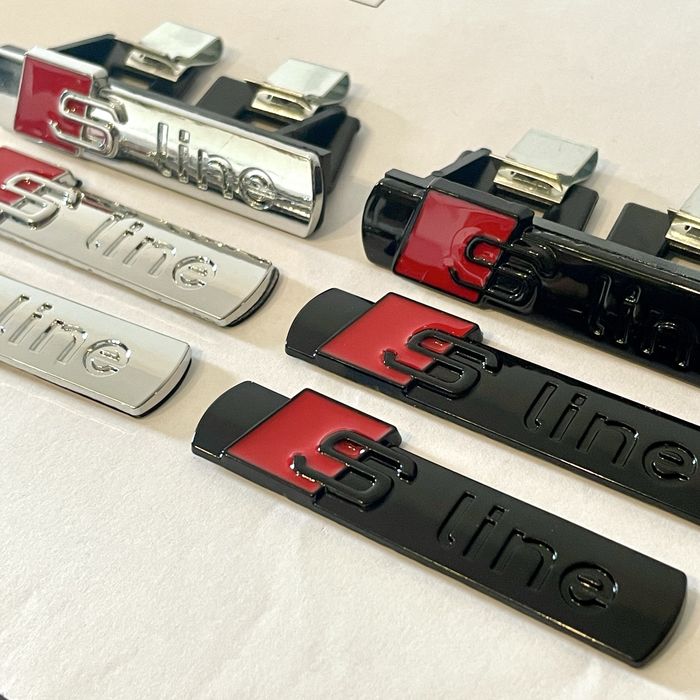 Emblematy Audi Czarny Połysk Znaczki A1 A3 A4 A5 A6 A7 Q3 Q5 Q7 S Line