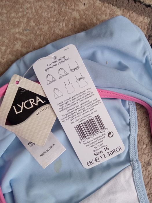 Nowy strój kąpielowy dwuczęściowy