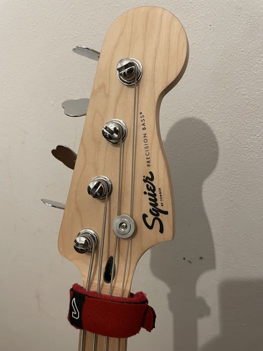 Baixo Squier By Fender Precision Bass