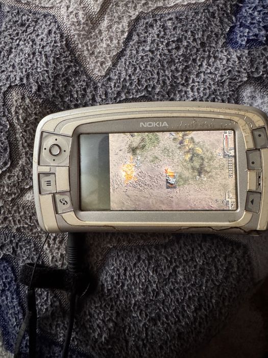 Nokia  7710  telefon