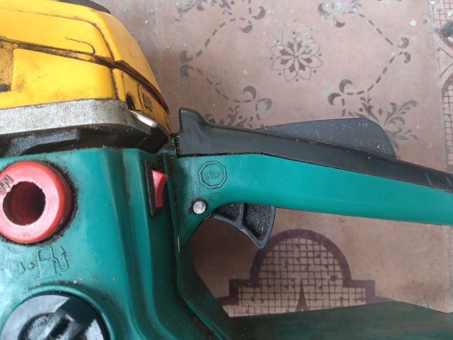 Продам Бензопилу кедр