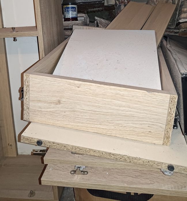 Biurko i szafka nad biurko