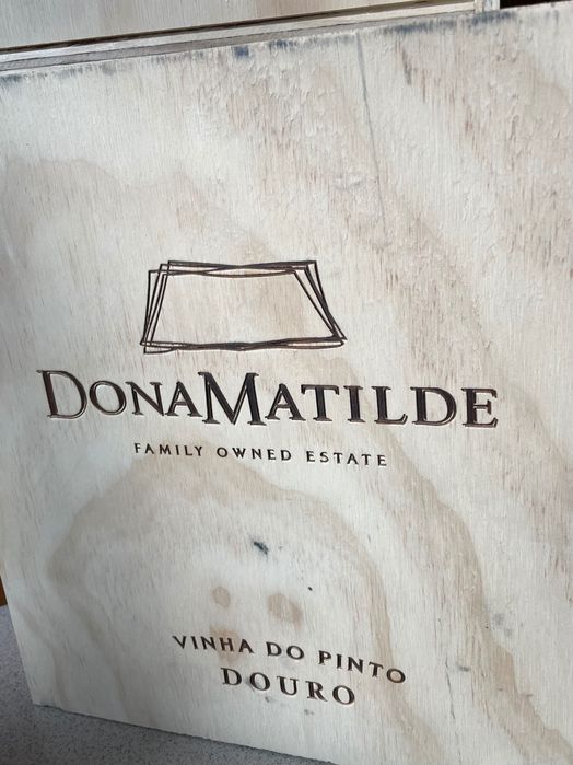 Caixas madeira de vinho