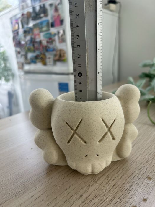 Vaso figura Kaws