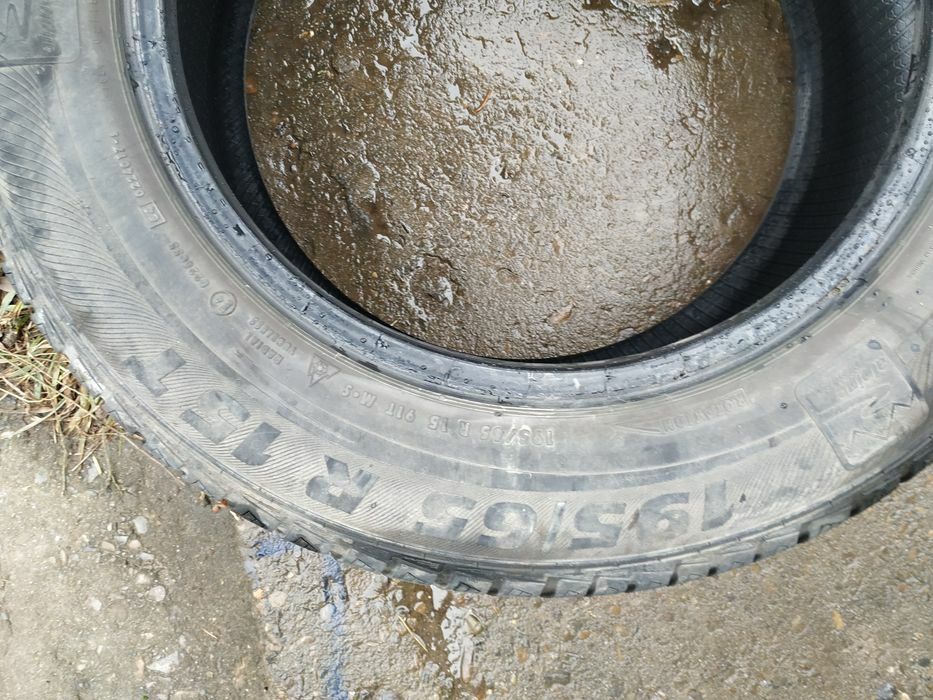 Шина зимова Шина зимнияя колесо резина 195 / 65 / r15 semperit