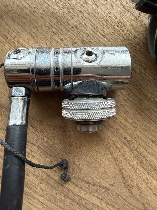 Automat nurkowy wraz z pierwszym stopniem