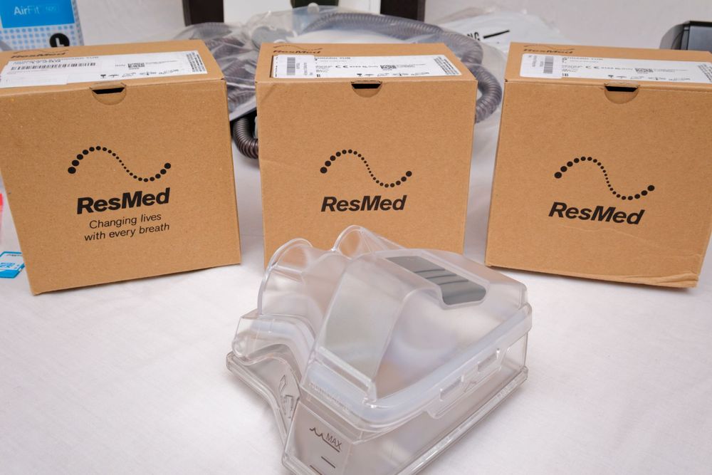 Máquina CPAP Auto Resmed + Grande Conjunto de Novos Suprimentos.