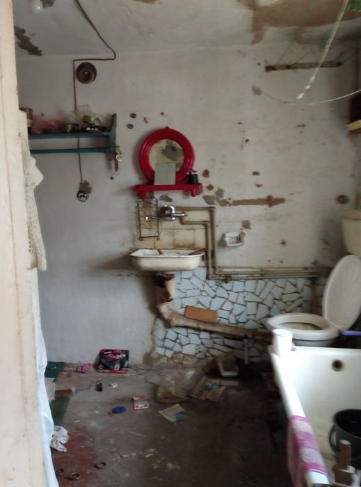 Півбудинку  з окремим двором,  50и2