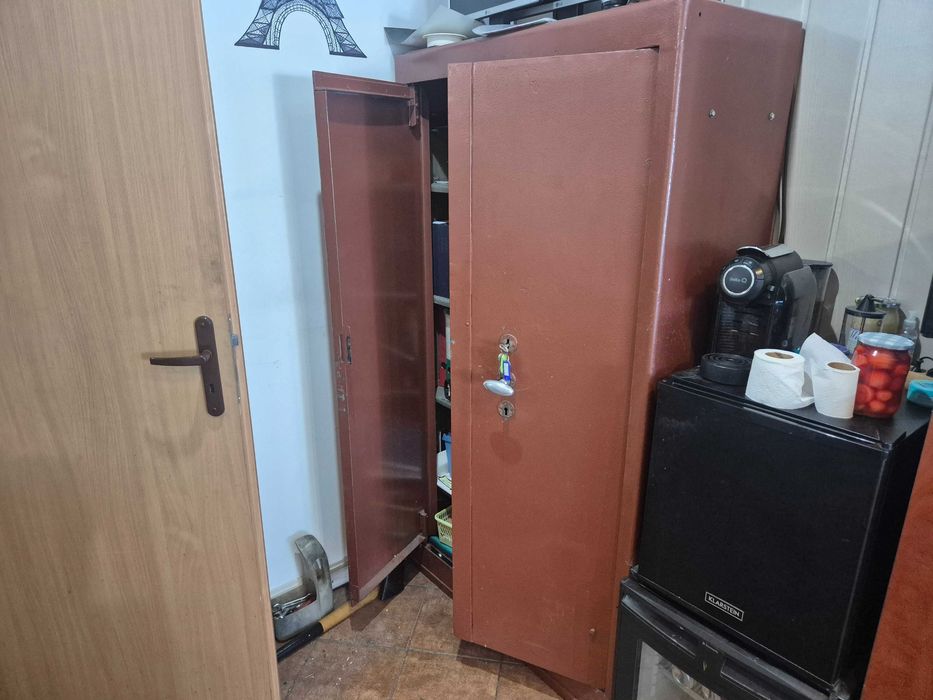 Szafa pancerna z dwoma kompletami kluczy