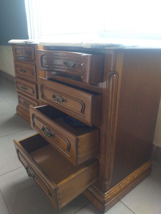 2 mesas de cabeceira