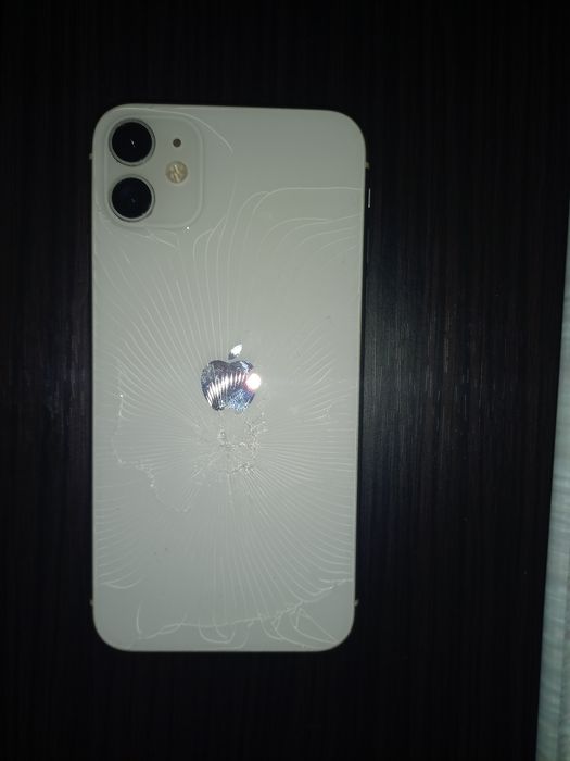 Продам айфон 11, на запчасини