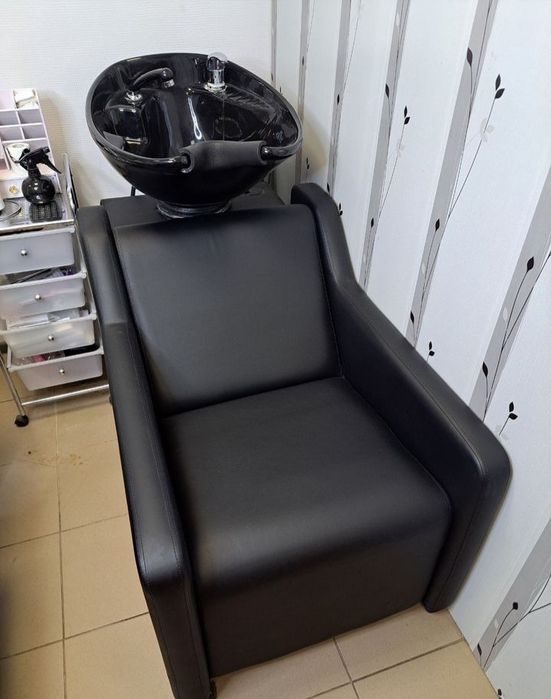Перукарська крісло мийка в новому стані.