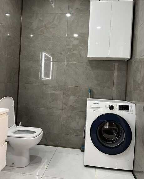 Зміна ціни ТЕРМІНОВО 1 км квартира з дизайнерським ремонтом на озерній