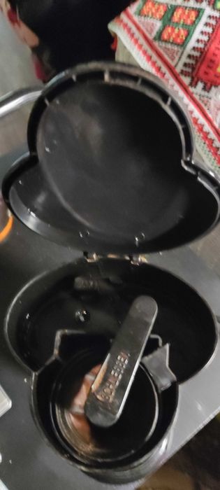 Продам кофеварку на одну чашку