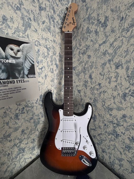 електрогітара squier by fender stratocaster