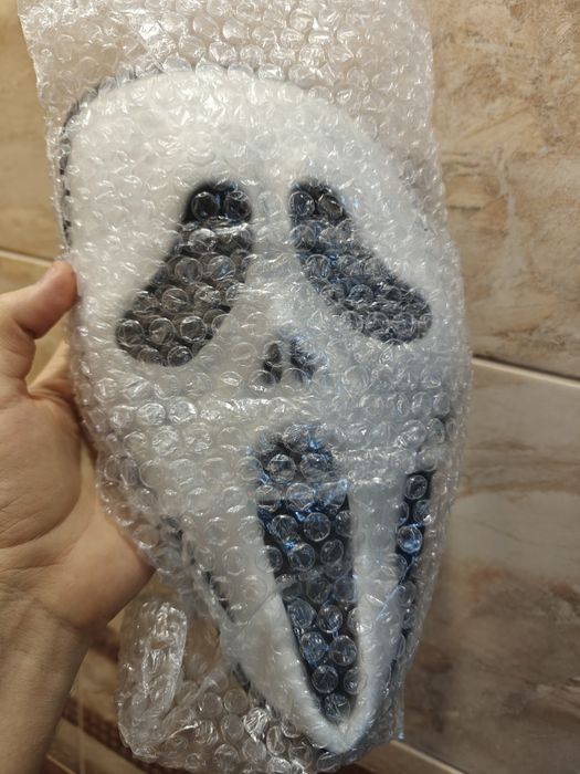 Маска крик на хэллоуин на праздник