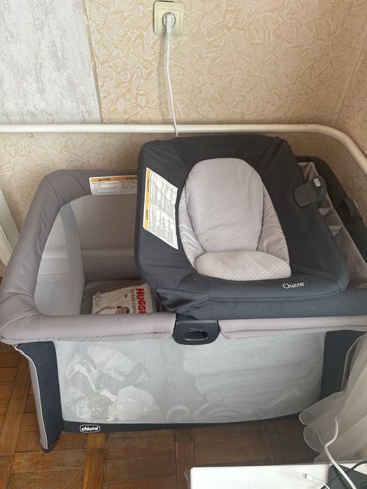 Chicco манеж із пелинальним столиком