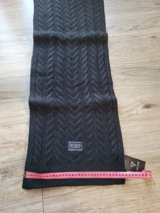 Komplet czapka i szalik Guess