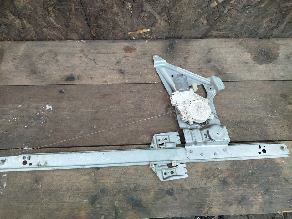 Склопідйомник передній Mercedes Sprinter W906 Мерседес