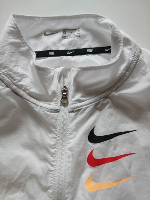 Легкая ветровка Nike