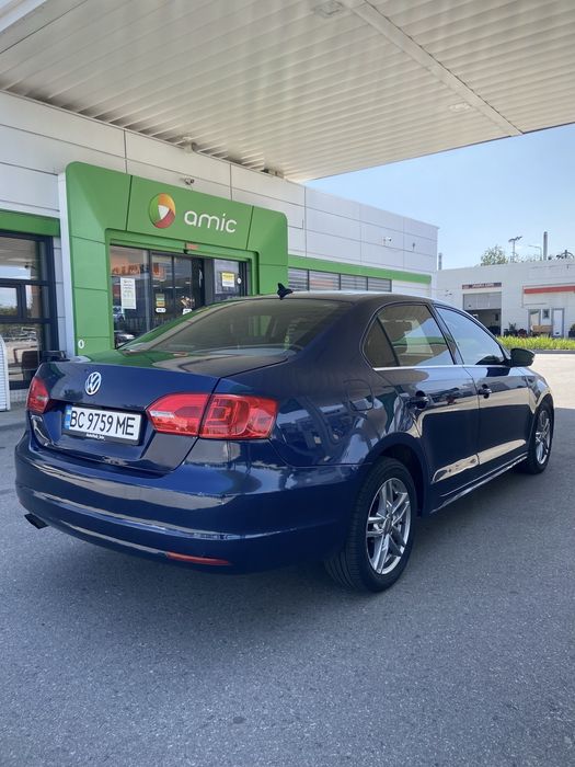 Volkswagen Jetta 1.8 турбо бензин