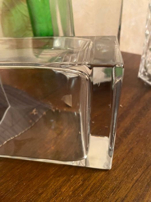 Скляна ваза для декорування.