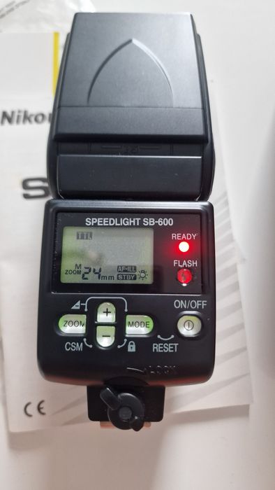 Nikon SB-600 Speedlight com acessórios