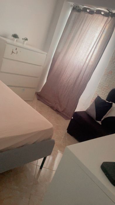 Alugo quarto zona pontinha