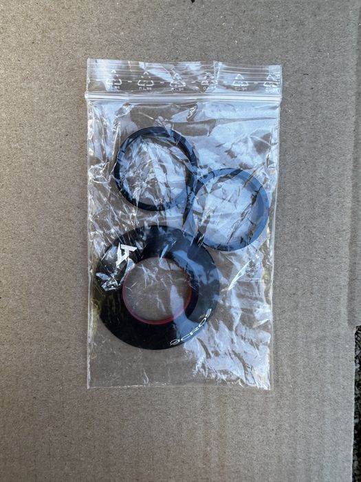 Górna pokrywa / bieżnia sterów acros zs49