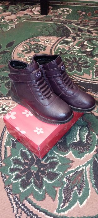 Продам зимние ботинки 40р.